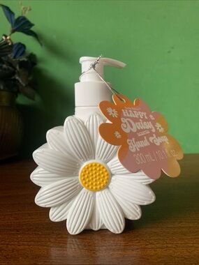 NWT Body Raves Happy Daisy Scented Hand Soap